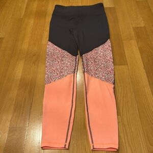 Old Navy active go- dry leggings size medium.